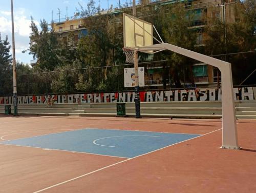 IMG-60c3eca069ce47613e9d7a120ad892ad-V (1)